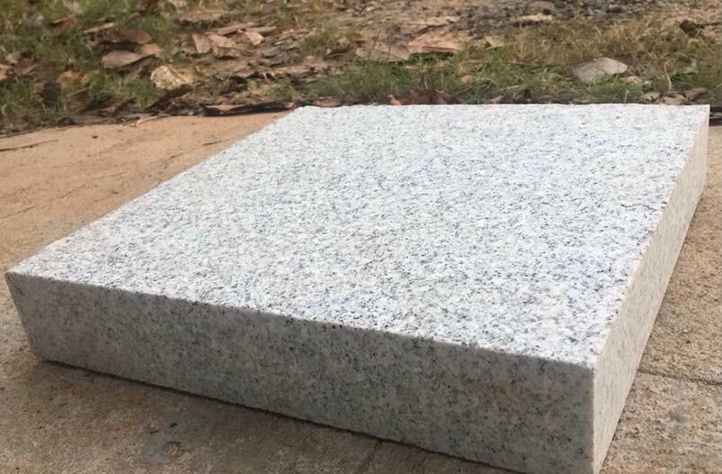 Decorative boulders